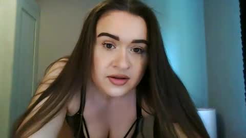 Snapshot of avajadey chatting on 03-06-25, 01:35 avajadey online show from 03-06-25, 01:35