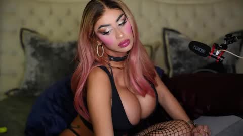 AvalonnFoxx online show from 01-13-26, 04:29