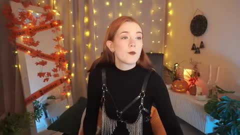 Snapshot of avaryder chatting on 10-22-25, 01:33 Ava online show from 10-22-25, 01:33