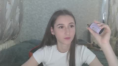 Snapshot of ave_costly chatting on 11-26-25, 11:22 ave_costly online show from 11-26-25, 11:22