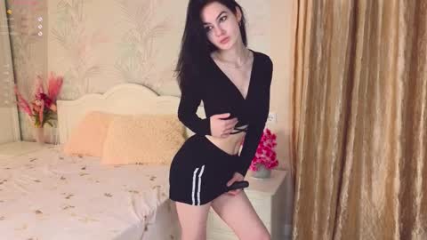 aveloria online show from 10-08-25, 06:16