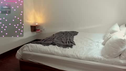 Snapshot of aveme_melissa chatting on 10-13-25, 12:21 aveme_melissa online show from 10-13-25, 12:21