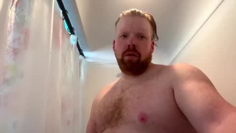 Snapshot of averagedan90 chatting on 02-10-25, 03:53 Dan online show from 02-10-25, 03:53