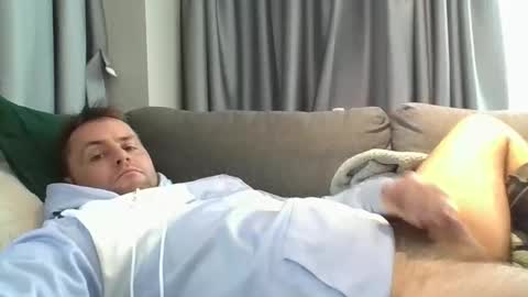 Snapshot of averagejoe2025 chatting on 11-21-25, 02:10 averagejoe2025 online show from 11-21-25, 02:10