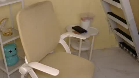 Rhian online show from 10-18-25, 04:04