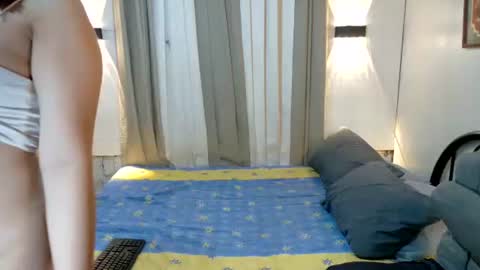 Snapshot of avery_7 chatting on 09-19-25, 07:43 avery_7 online show from 09-19-25, 07:43