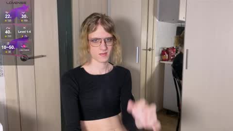 Snapshot of avery_adam chatting on 02-05-26, 12:43 Alex online show from 02-05-26, 12:43