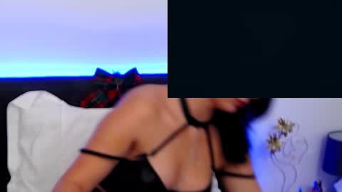 Snapshot of averywillow chatting on 12-31-24, 10:23 AveryWillow online show from 12-31-24, 10:23