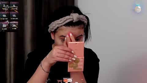 Snapshot of averywillow chatting on 01-12-25, 05:01 AveryWillow online show from 01-12-25, 05:01