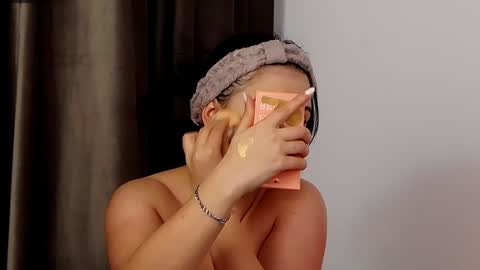 Snapshot of averywillow chatting on 01-15-25, 01:09 AveryWillow online show from 01-15-25, 01:09