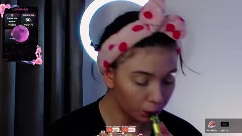 Snapshot of averywillow chatting on 03-03-25, 01:31 AveryWillow online show from 03-03-25, 01:31