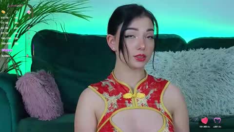 Snapshot of averywillow chatting on 10-15-25, 03:06 AveryWillow online show from 10-15-25, 03:06