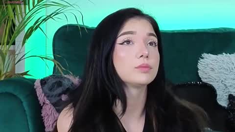 Snapshot of averywillow chatting on 11-03-25, 08:04 AveryWillow online show from 11-03-25, 08:04