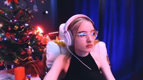 Avriel online show from 12-20-24, 02:52