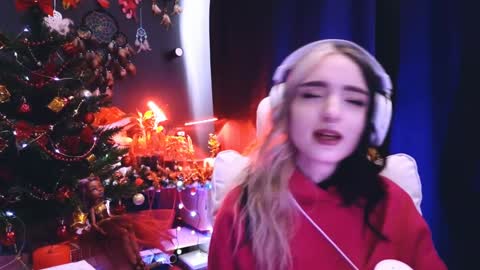 Avriel online show from 12-24-24, 05:49