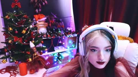 Avriel online show from 12-26-24, 05:47