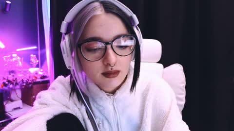 Avriel online show from 01-26-25, 02:14