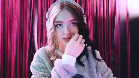 Avriel online show from 03-11-25, 05:38