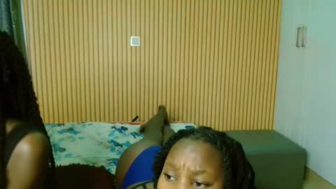 Snapshot of avian_talya chatting on 11-11-25, 04:01 Avian online show from 11-11-25, 04:01