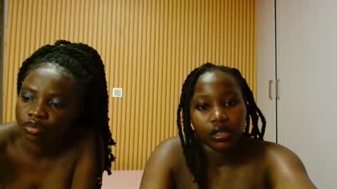 Snapshot of avian_talya chatting on 11-23-25, 03:56 Avian online show from 11-23-25, 03:56