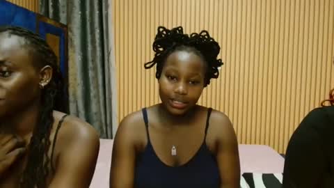 Snapshot of avian_talya chatting on 12-13-25, 09:09 Avian online show from 12-13-25, 09:09