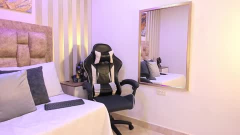 AVIS  online show from 09-17-25, 06:53