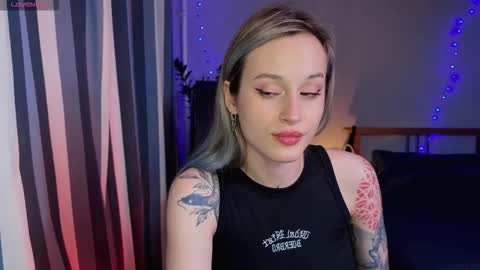 Snapshot of aviva_faith chatting on 10-12-25, 05:23 Aviva online show from 10-12-25, 05:23