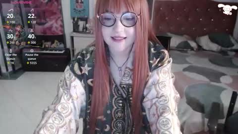 Snapshot of avril2809 chatting on 10-15-25, 02:22 Abril online show from 10-15-25, 02:22