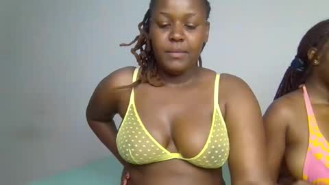 Snapshot of avril_lily chatting on 02-24-26, 12:36 Avril online show from 02-24-26, 12:36