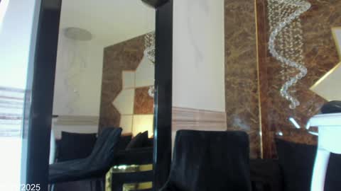 AVRIL online show from 01-11-25, 10:18