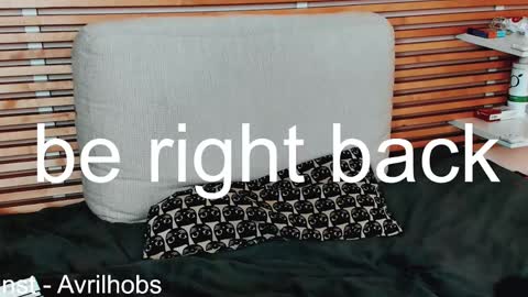 Snapshot of avrilhobs chatting on 02-26-25, 12:03 Avril online show from 02-26-25, 12:03