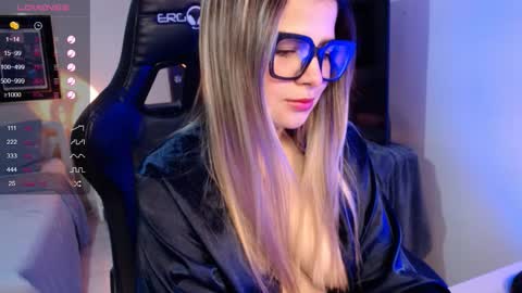 Avrill Morgan online show from 10-13-25, 03:34