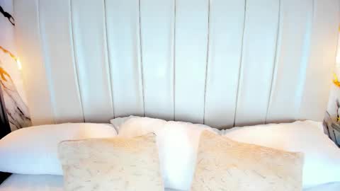 Avy  online show from 10-10-25, 11:42