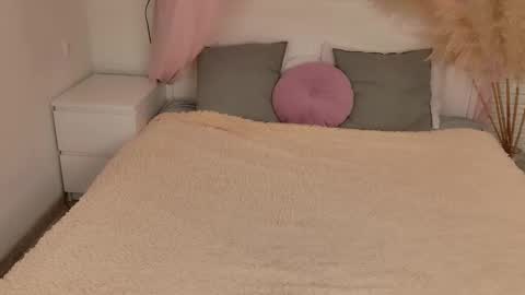 Snapshot of aweryuwu chatting on 12-02-25, 06:08 aweryuwu online show from 12-02-25, 06:08