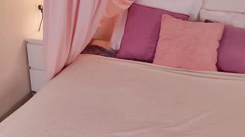 Snapshot of aweryuwu chatting on 02-19-26, 01:29 aweryuwu online show from 02-19-26, 01:29