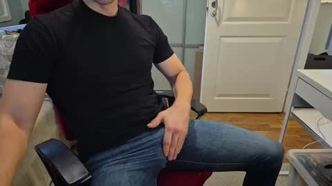 A online show from 10-08-25, 10:02