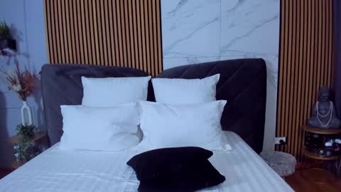 Ella online show from 01-26-25, 05:02