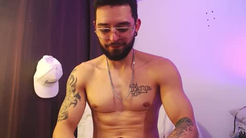 Snapshot of axel_7070 chatting on 11-05-25, 04:07 Independiente Model online show from 11-05-25, 04:07