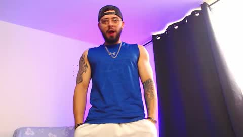 Snapshot of axel_7070 chatting on 12-03-25, 12:14 Independiente Model online show from 12-03-25, 12:14