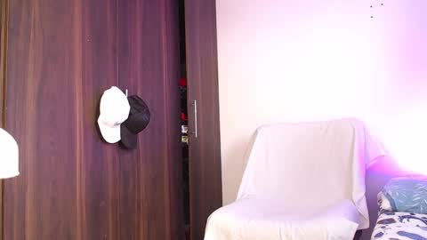 Independiente Model online show from 12-22-25, 07:11