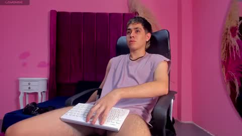 Snapshot of axel_cifer chatting on 02-24-25, 06:36 Axel cifer online show from 02-24-25, 06:36