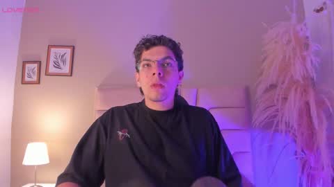 Snapshot of axel_creed chatting on 02-12-26, 10:43 Yooung King online show from 02-12-26, 10:43