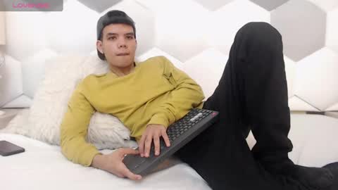 Snapshot of axel_forte chatting on 02-24-25, 12:37 Axel Forte online show from 02-24-25, 12:37