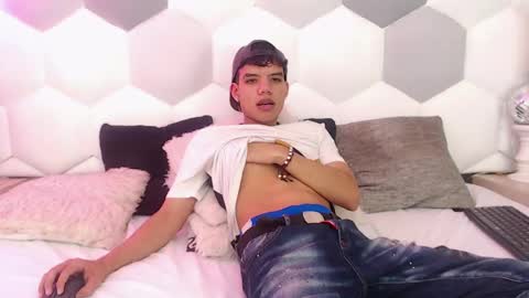Snapshot of axel_forte chatting on 03-05-25, 12:33 Axel Forte online show from 03-05-25, 12:33