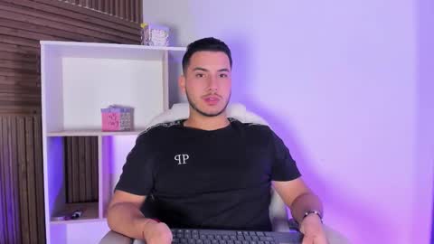 axel_grey_ online show from 10-24-25, 12:23