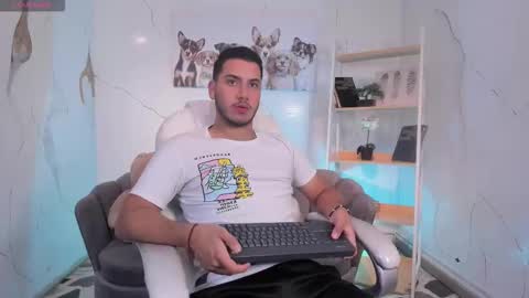 axel_grey_ online show from 11-01-25, 12:29