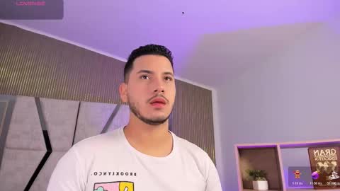 axel_grey_ online show from 02-03-26, 12:21