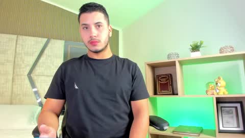 axel_grey_ online show from 03-25-26, 12:33