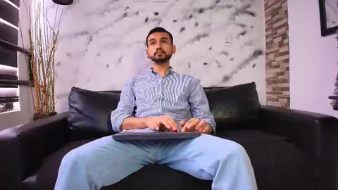 Snapshot of axel_moon_s chatting on 11-03-25, 03:46 Axel Moon online show from 11-03-25, 03:46