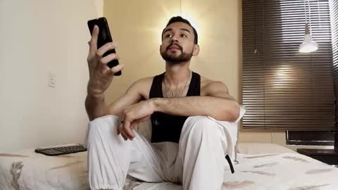 Snapshot of axel_moon_s chatting on 11-05-25, 07:58 Axel Moon online show from 11-05-25, 07:58